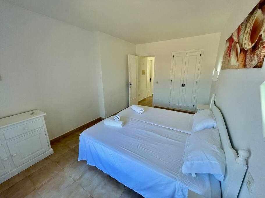 Pura Vida Apartamento Con Piscina Cala'N Blanes  Exteriér fotografie